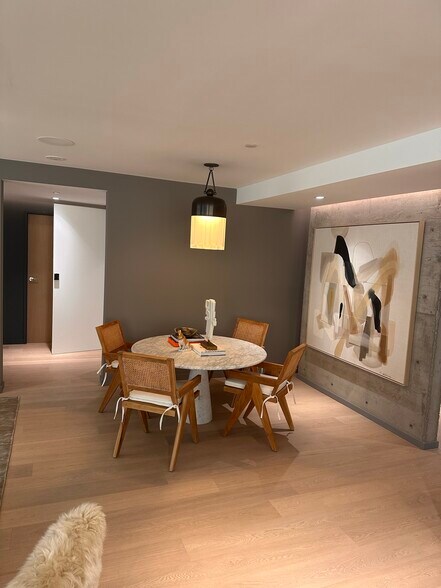 More Photos Of 955-995 Hornby St, Vancouver Apartments For Sale