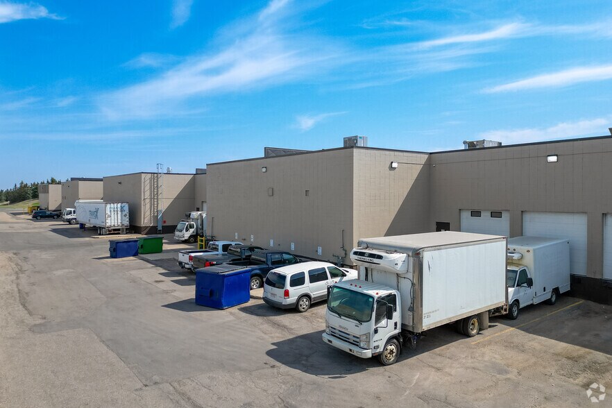 More Photos Of 3805-3905 29th St NE, Calgary Warehouse For Lease