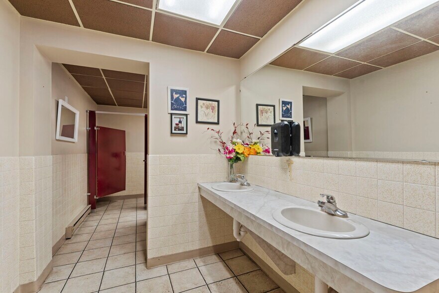 More Photos Of 118 Railroad Ave NE, Mora General Retail For Sale