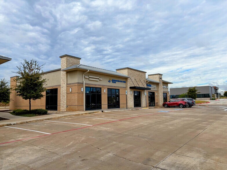 More Photos Of 5325 McPherson Blvd, Fort Worth Unknown For Lease