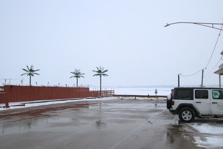 More Photos Of 34 W Grand Ave, Fox Lake Loft Creative Space For Lease