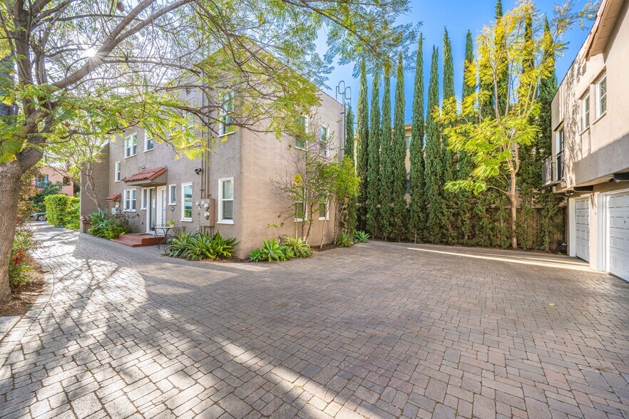 More Photos Of 745 N Hayworth Ave, Los Angeles Apartments For Sale