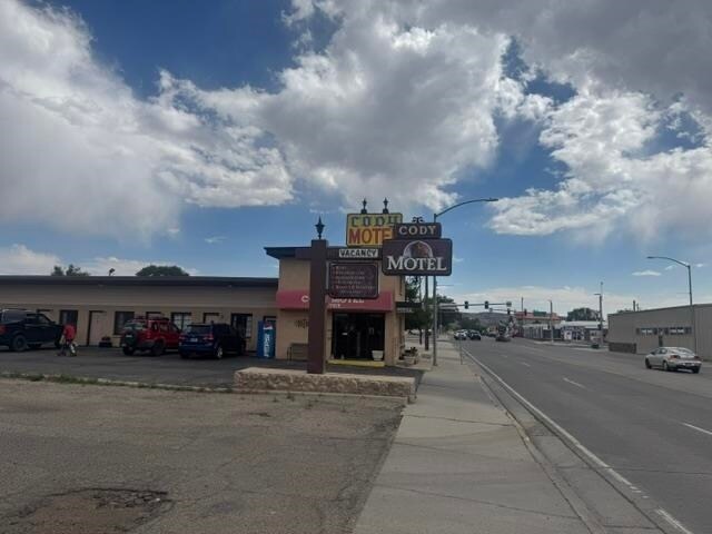 More Photos Of 75 Center St, Rock Springs Hotel For Sale