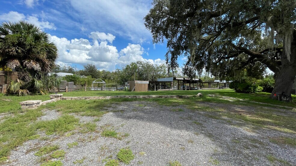 More Photos Of 5620 Bertsville Rd, Lady Lake Hotel For Sale