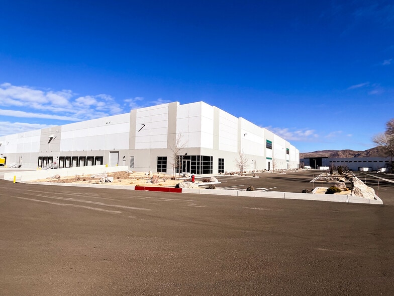 More Photos Of 12915 Old Virginia Rd, Reno Distribution For Lease