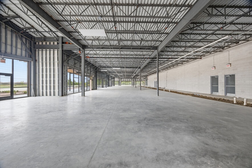 More Photos Of 7710 FM 521, Rosharon Storefront For Lease