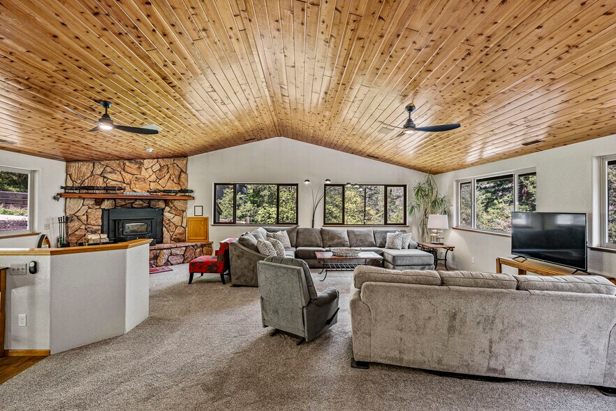 Primary Photo Of 11744 Galice Rd, Merlin Hotel For Sale