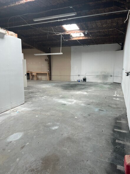 More Photos Of 12330 Knigge Cemetery Rd, Cypress Warehouse For Lease