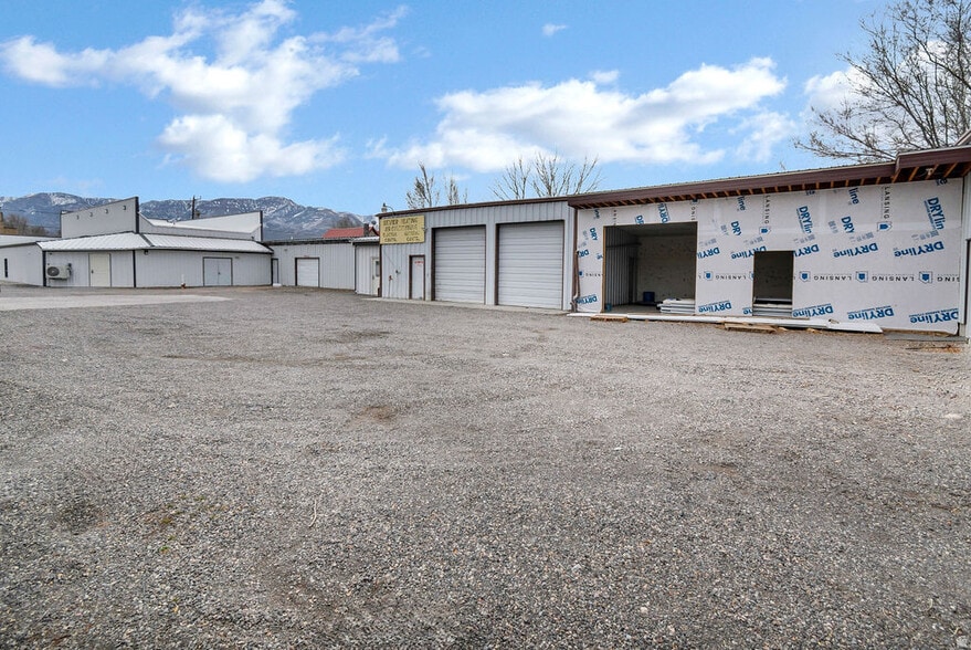 More Photos Of 46 S Center St, Elsinore Industrial For Sale