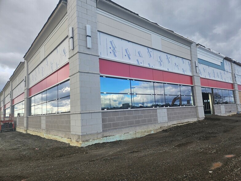 More Photos Of 439 Great Northern Rd, Sault Ste. Marie General Retail For Lease