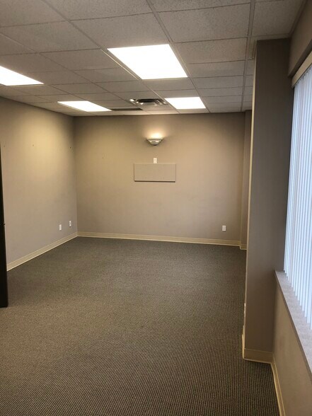 More Photos Of 65 Chippewa Rd, Sherwood Park Office For Sale