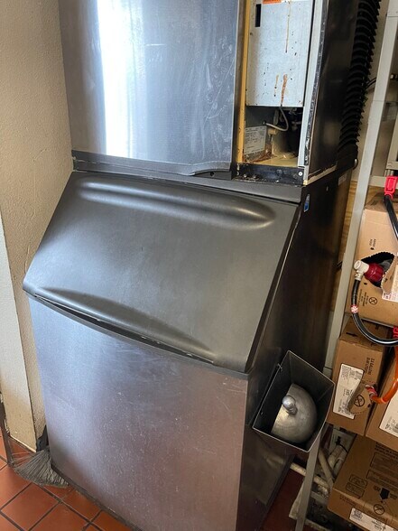 More Photos Of 15409 W Greenway Rd, Surprise Storefront For Lease