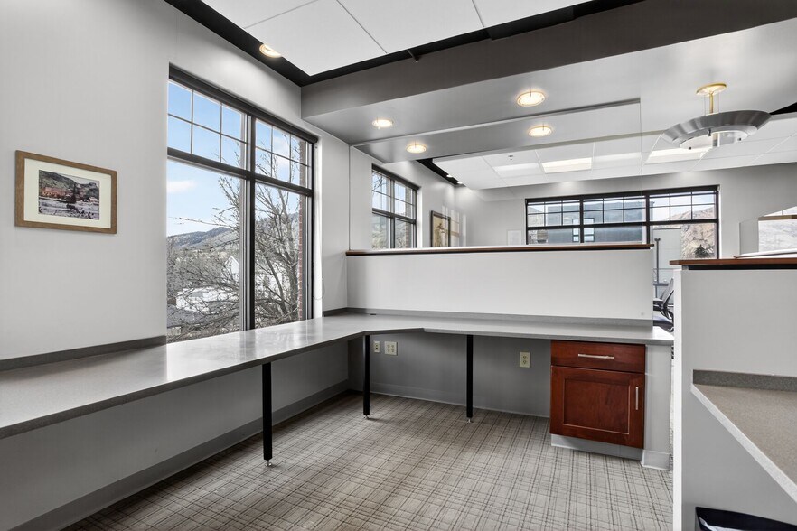More Photos Of 722 Washington Ave, Golden Office Residential For Sale