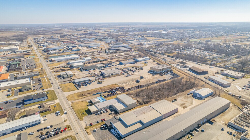 More Photos Of 1019 E Summit St, Crown Point Warehouse For Sale