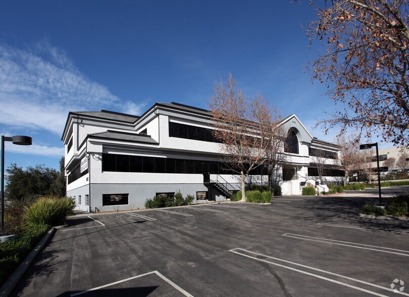 More Photos Of 5115 Clareton Dr, Agoura Hills Medical For Lease
