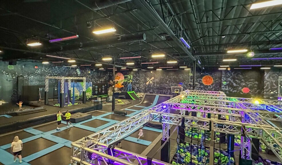 More Photos Of 8946 E Germann Rd, Mesa General Retail For Sale