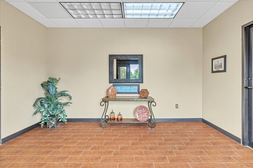 More Photos Of 304 S 29th St, Chickasha Medical For Sale