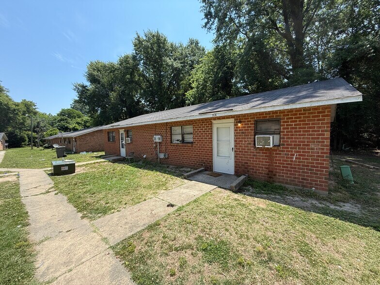 More Photos Of 104 Raley St, Cheraw Apartments For Sale