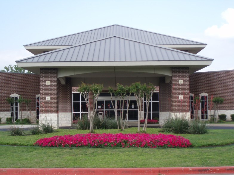 More Photos Of 7200 Wyoming Springs Rd, Round Rock Medical For Lease