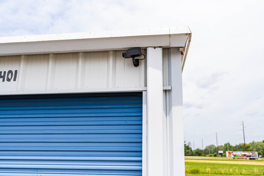 More Photos Of 1067 N Mission Rd, Mount Pleasant Self Storage For Sale