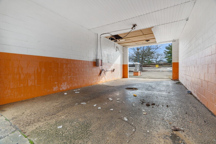 More Photos Of 1620 Keuper Blvd NE, Massillon Carwash For Sale
