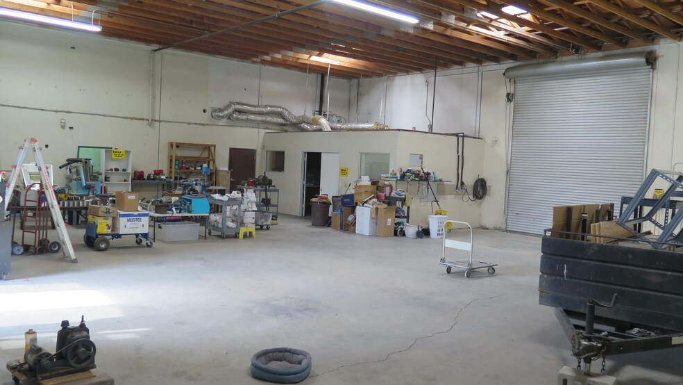 More Photos Of 9565 C Ave, Hesperia Service For Lease