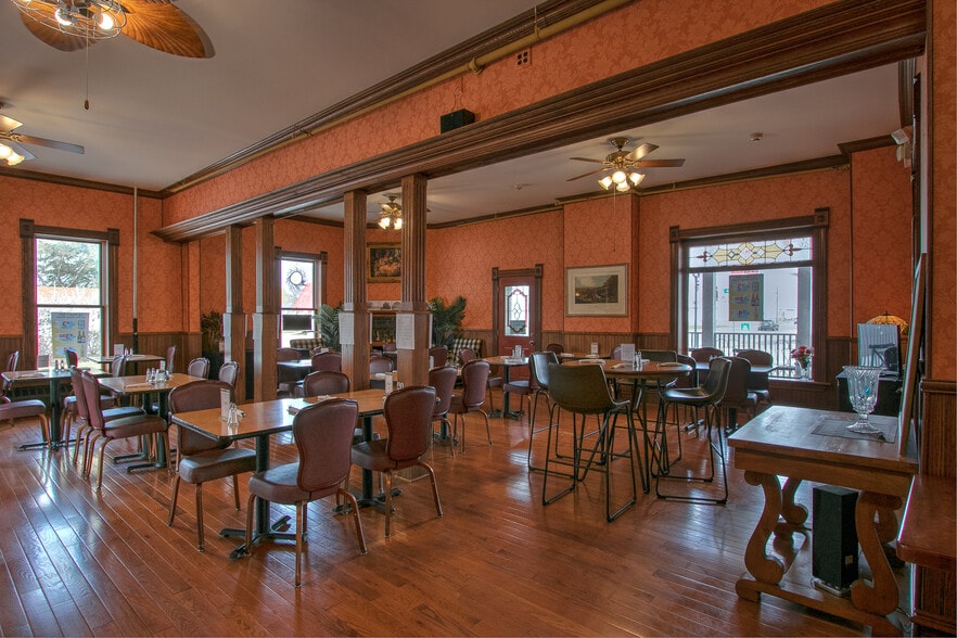 More Photos Of 80 4th St W, Rush City Hotel For Sale