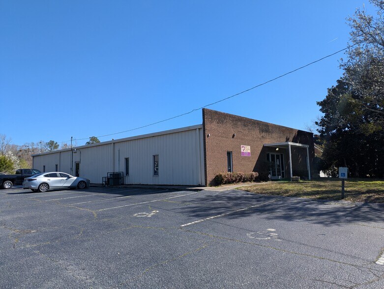 More Photos Of 1407 E 5th St, Lumberton Office For Sale