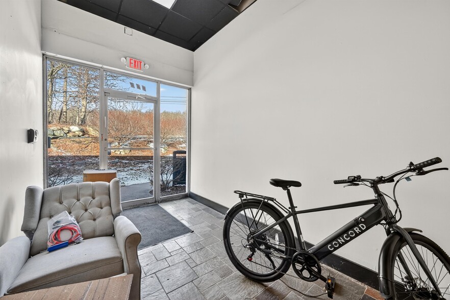 More Photos Of 297 Margaret King Ave, Ringwood Warehouse For Sale