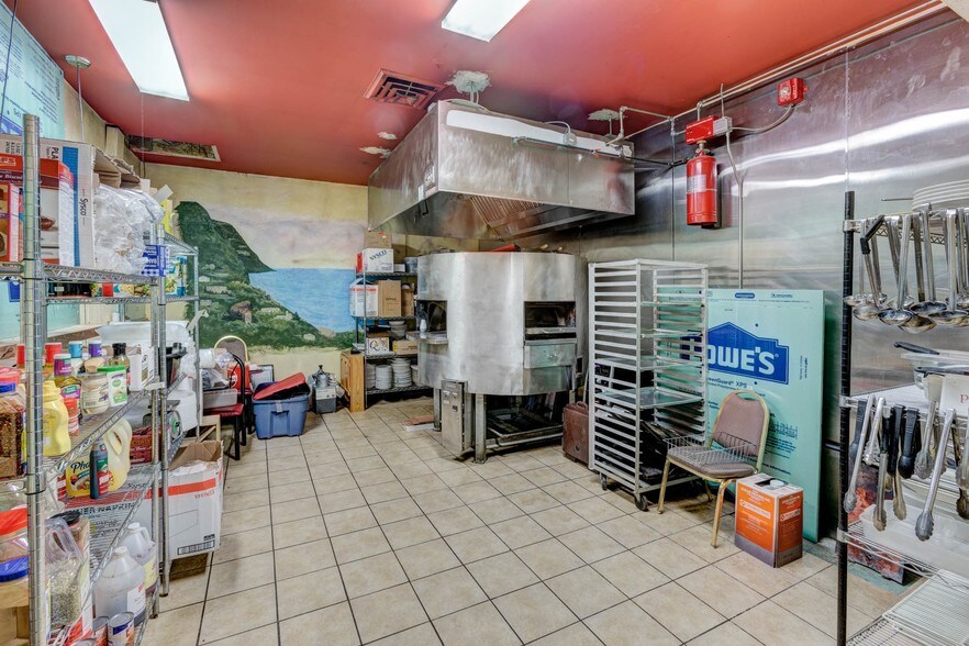 More Photos Of 333 Mill Creek Dr, Marysville Restaurant For Sale