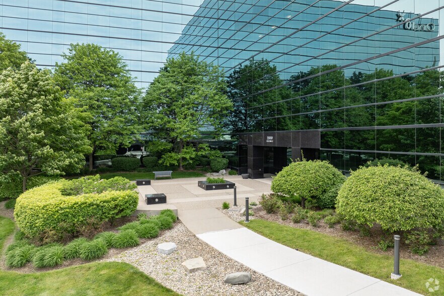 More Photos Of 2800 Livernois Rd, Troy Office For Lease