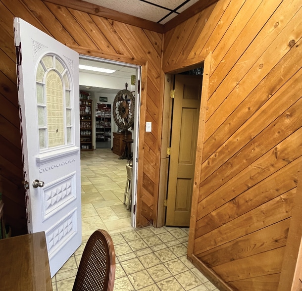 More Photos Of 16624 Old Chesterfield Rd, Chesterfield Industrial For Sale