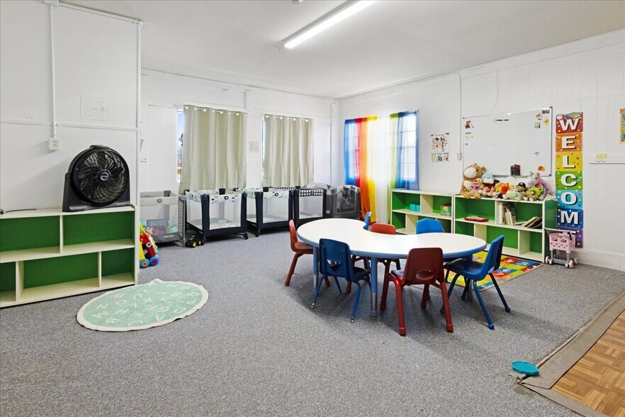 More Photos Of 1201 W Nelson St, Denison Daycare Center For Sale