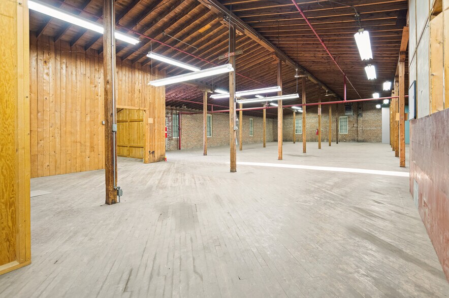 More Photos Of 350 N Center St, Brandon Industrial For Sale