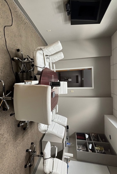 More Photos Of 939 S Stadium Rd, Columbia Office For Sale