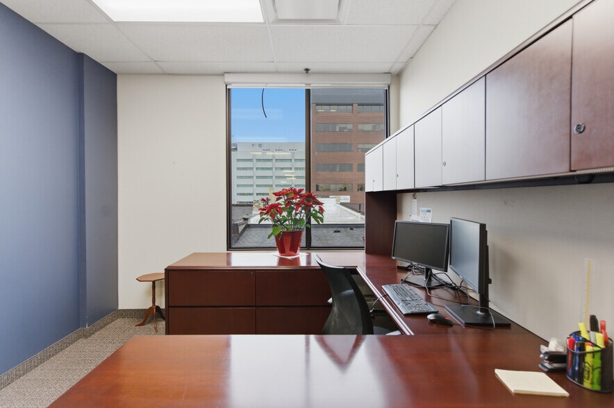 More Photos Of 17 King St E, Oshawa Storefront Retail Office For Lease