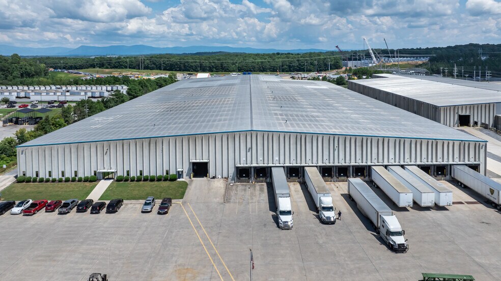 More Photos Of 999 Enterprise Dr, Dalton Distribution For Sale