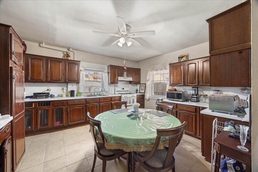 More Photos Of 49 LAKE St, West Harrison Restaurant For Sale