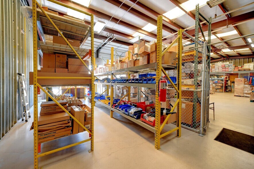 More Photos Of 1300 Universal City Blvd, Universal City Warehouse For Sale