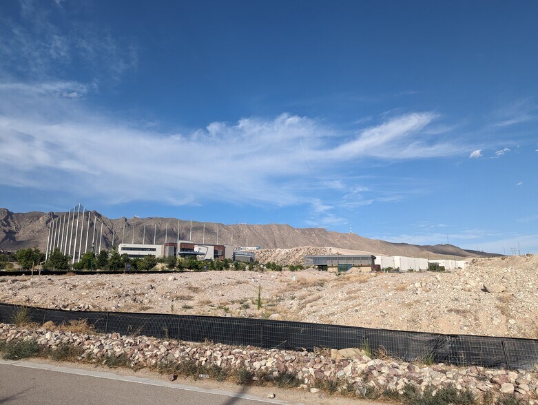 More Photos Of 400-420 Vin Rambla, El Paso Land For Sale