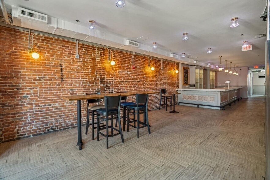 More Photos Of 1336 U St NW, Washington Bar For Sale