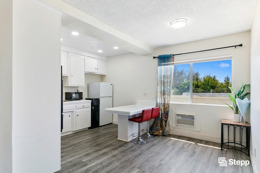 More Photos Of 245 E Artesia Blvd, Long Beach Apartments For Sale