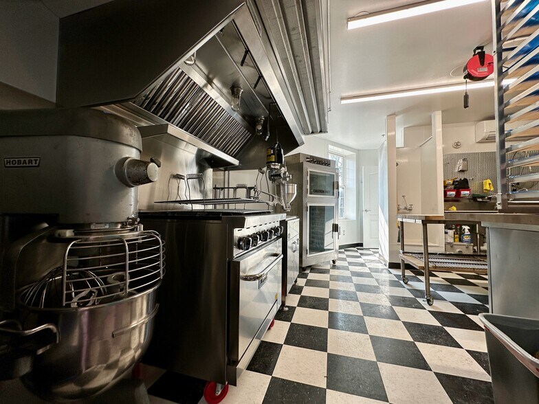 More Photos Of 4 Thomas St, Holley Restaurant For Sale