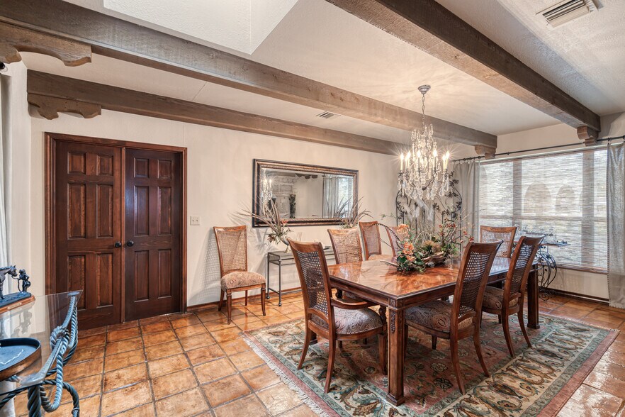 More Photos Of 505 Gilchrist Ln, Del Rio Specialty For Sale