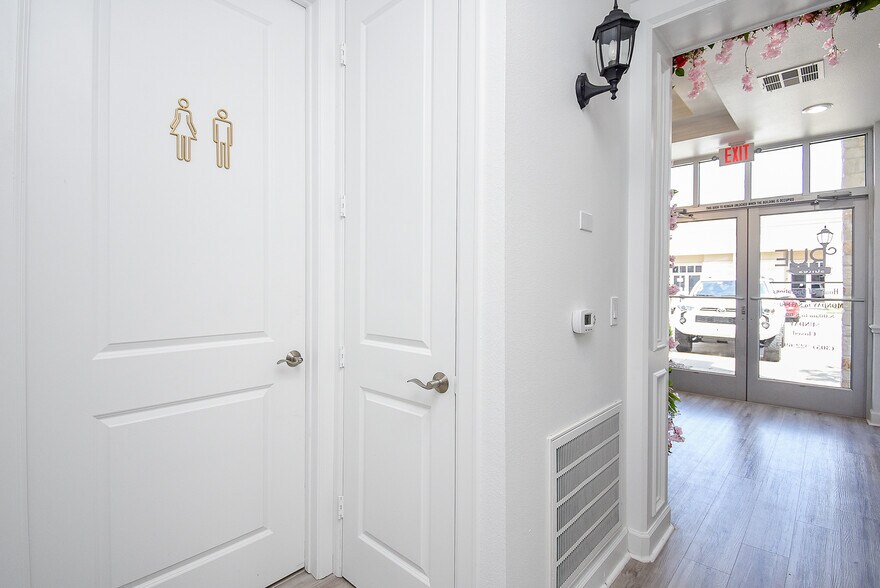 More Photos Of 440 Cobia Dr, Katy Office Residential For Sale