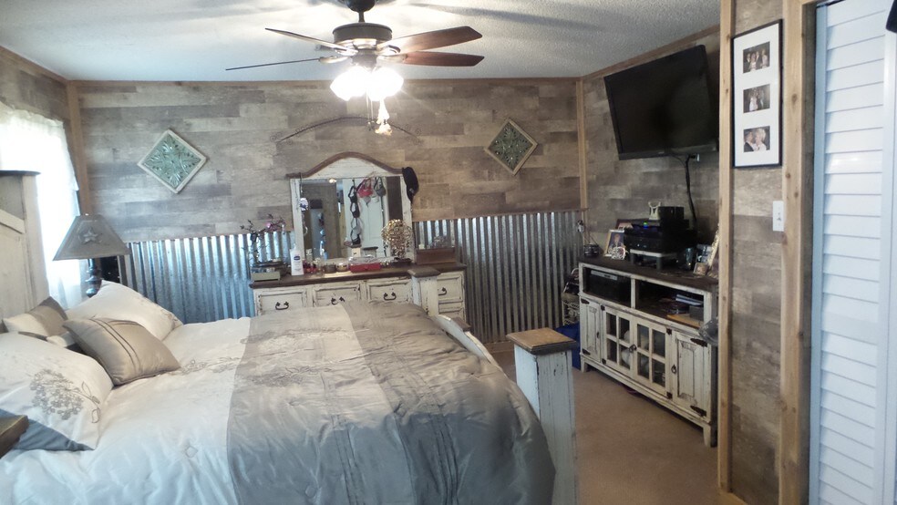 More Photos Of 9123 Stonewood Dr, Orange Self Storage For Sale