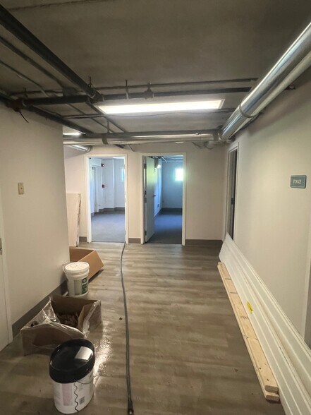 More Photos Of 89 Viets St, New London Office For Sale