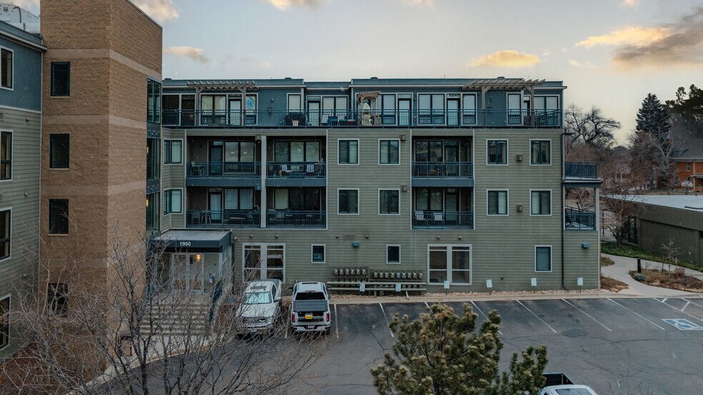 More Photos Of 1950 W Littleton Blvd, Littleton Loft Creative Space For Sale