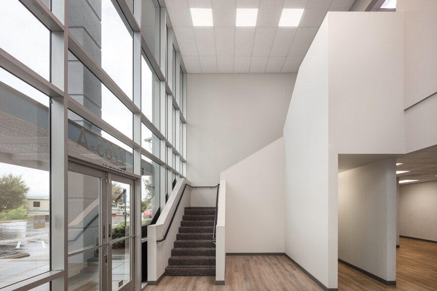 More Photos Of 2765 Progress St, Vista Manufacturing For Lease