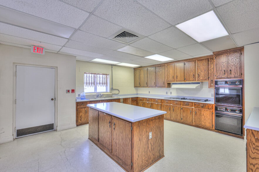 More Photos Of 228 S Military Ave, Lawrenceburg Religious Facility For Sale